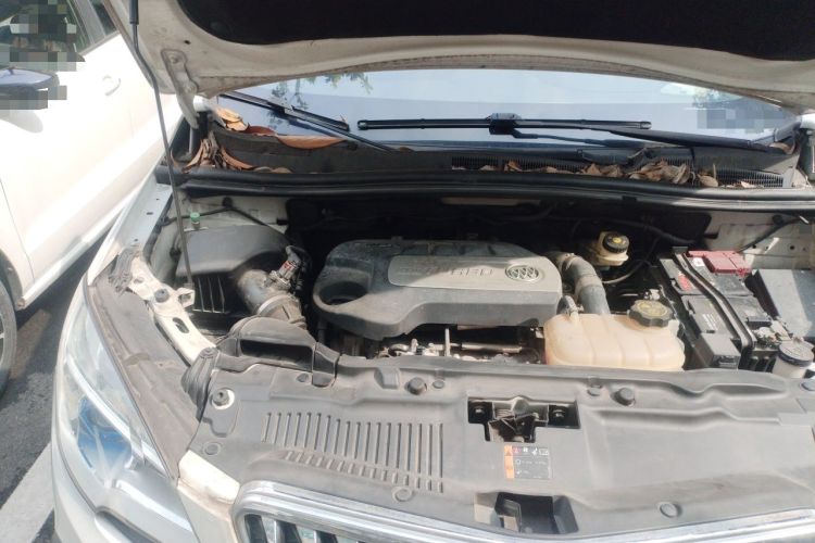 Used Buick Encore 2015 1.4T Automatic Two-Wheel Drive Urban Elite Version Engine Bay Right
