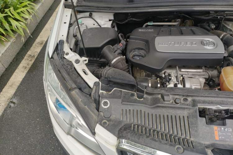 Used Buick Encore 2015 1.4T Manual Two-Wheel Drive Urban Advanced Model Engine Bay Right
