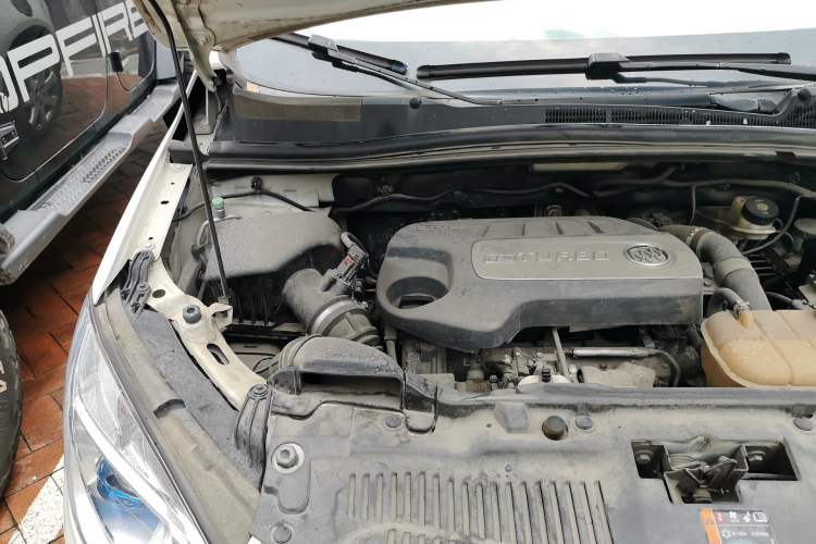 Used Buick Encore 2015 1.4T Automatic Two-Wheel Drive Urban Leading Model Engine Bay Right