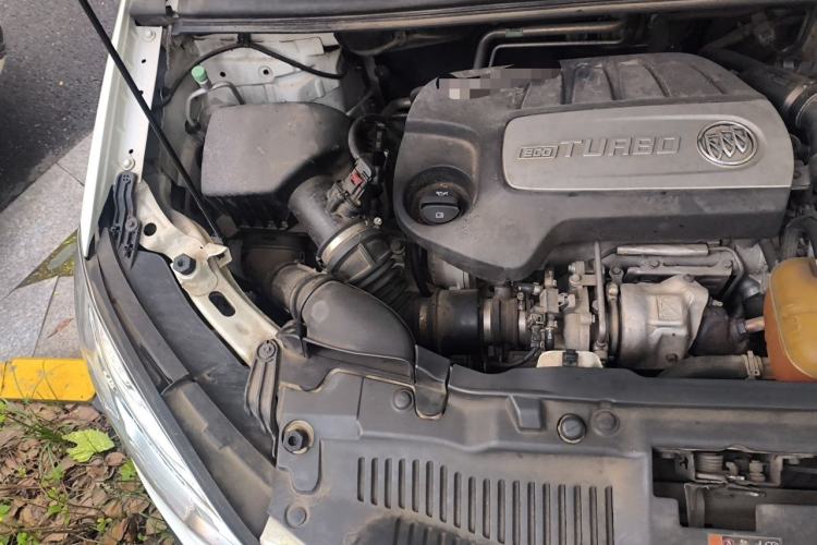 Used Buick Encore 2015 1.4T Automatic Two-Wheel Drive Urban Elite Version Engine Bay Right
