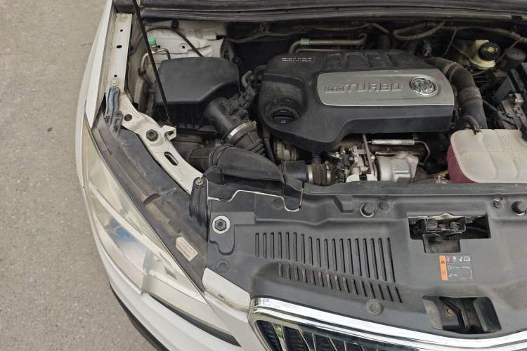 Used Buick Encore 2015 1.4T Automatic Two-Wheel Drive Urban Elite Version Engine Bay Right