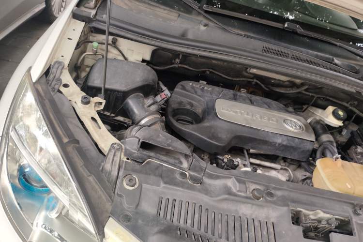 Used Buick Encore 2015 1.4T Automatic Two-Wheel Drive Urban Leading Model Engine Bay Right