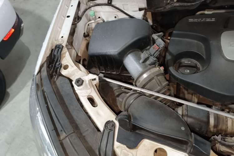 Used Buick Encore 2015 1.4T Automatic Two-Wheel Drive Urban Leading Model Engine Bay Right