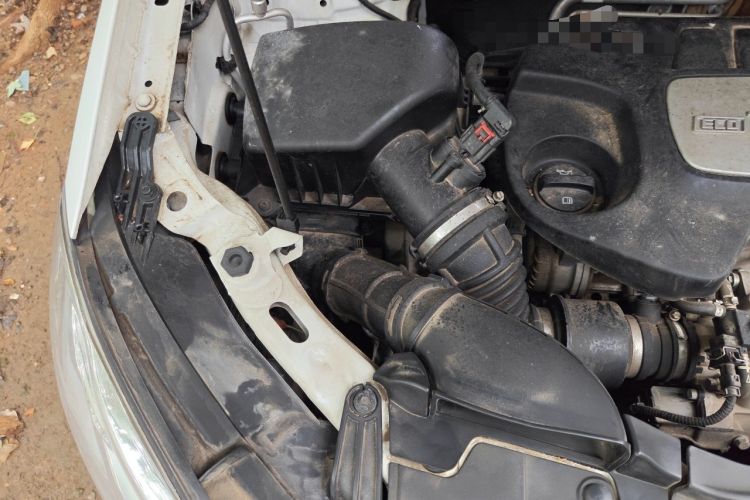 Used Buick Encore 2015 1.4T Automatic Two-Wheel Drive Urban Elite Version Engine Bay Right
