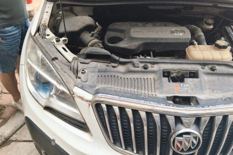 Used Buick Encore 2015 1.4T Automatic Two-Wheel Drive Urban Elite Version Engine Bay Right