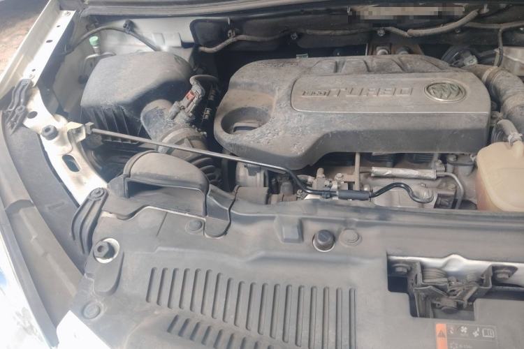 Used Buick Encore 2015 1.4T Automatic Two-Wheel Drive Urban Elite Version Engine Bay Right