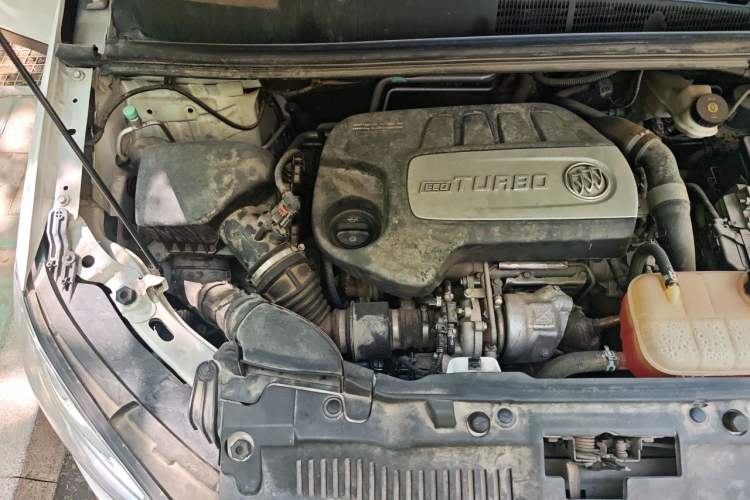 Used Buick Encore 2015 1.4T Automatic Two-Wheel Drive Urban Elite Version Engine Bay Right