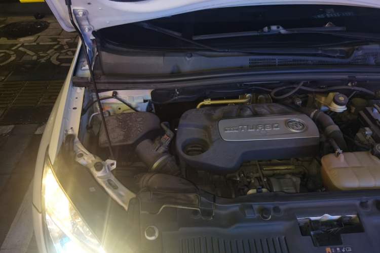 Used Buick Encore 2015 1.4T Automatic Two-Wheel Drive Urban Leading Model Engine Bay Right