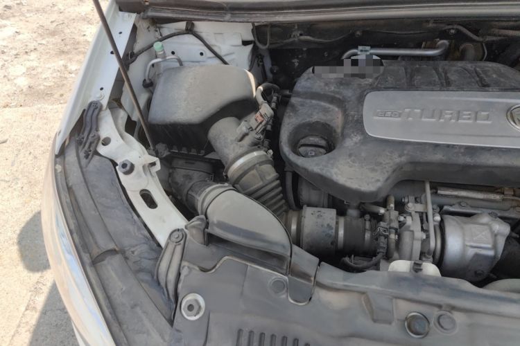 Used Buick Encore 2015 1.4T Automatic Two-Wheel Drive Urban Elite Version Engine Bay Right