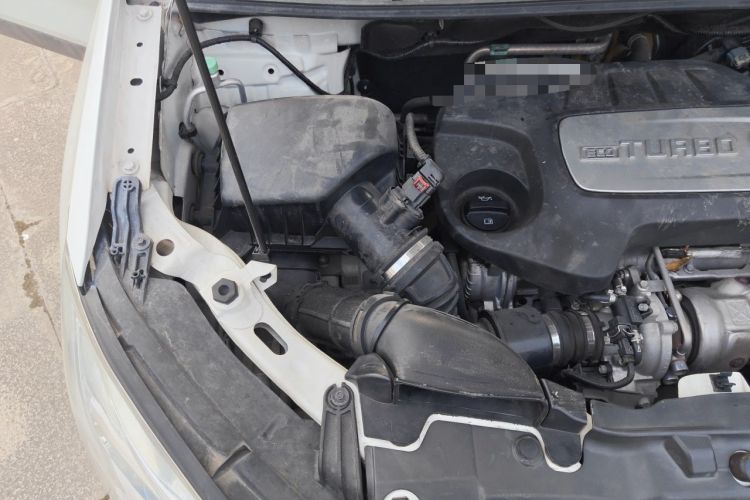 Used Buick Encore 2015 1.4T Automatic Two-Wheel Drive Urban Leading Model Engine Bay Right