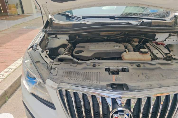 Used Buick Encore 2015 1.4T Automatic Two-Wheel Drive Urban Elite Version Engine Bay Right