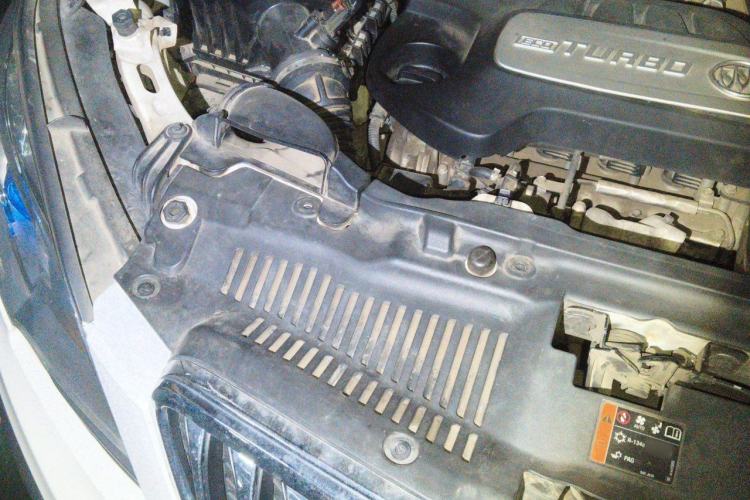 Used Buick Encore 2015 1.4T Automatic Two-Wheel Drive Urban Leading Model Engine Bay Right