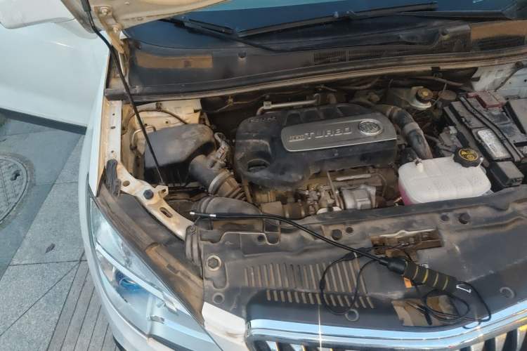 Used Buick Encore 2015 1.4T Automatic All-Wheel-Drive Flagship Model Engine Bay Right