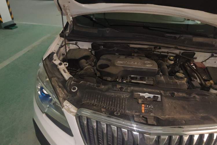Used Buick Encore 2015 1.4T Automatic Two-Wheel Drive Urban Elite Version Engine Bay Right