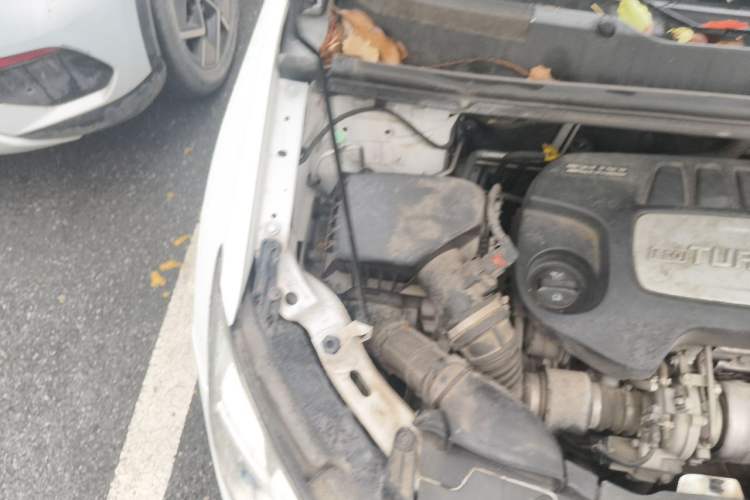 Used Buick Encore 2015 1.4T Automatic Two-Wheel Drive Urban Leading Model Engine Bay Right