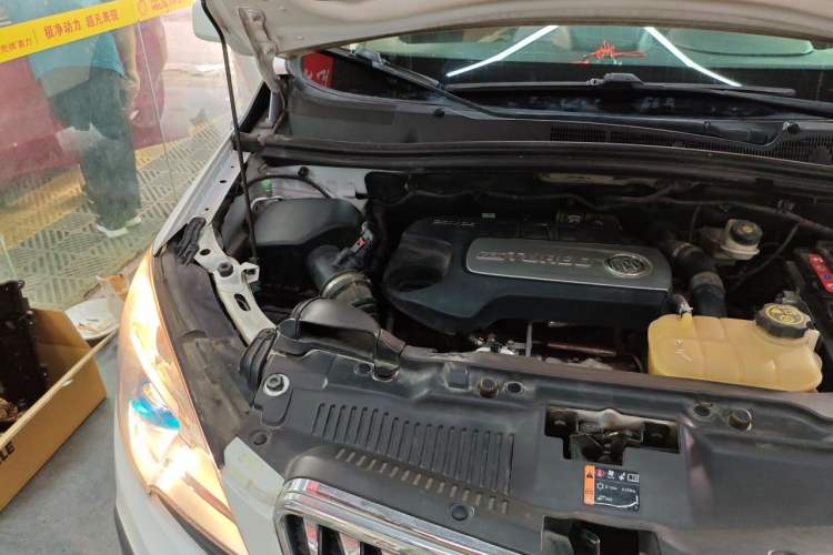 Used Buick Encore 2015 1.4T Automatic Two-Wheel Drive Urban Leading Model Engine Bay Right