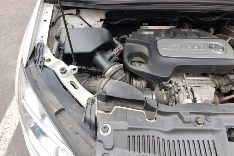 Used Buick Encore 2015 1.4T Automatic Two-Wheel Drive Urban Elite Version Engine Bay Right