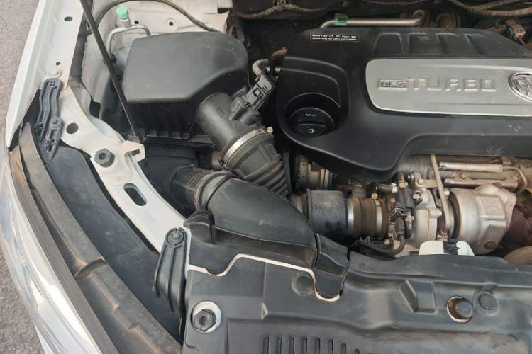 Used Buick Encore 2015 1.4T Manual Two-Wheel Drive Urban Advanced Model Engine Bay Right