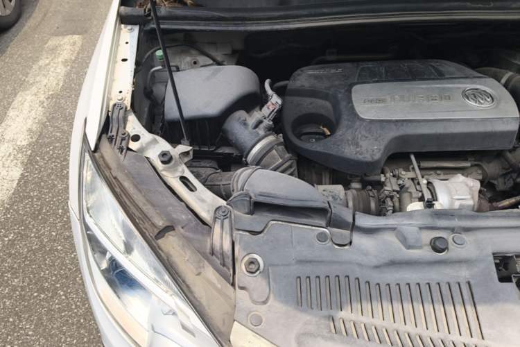 Used Buick Encore 2015 1.4T Automatic Two-Wheel Drive Urban Leading Model Engine Bay Right