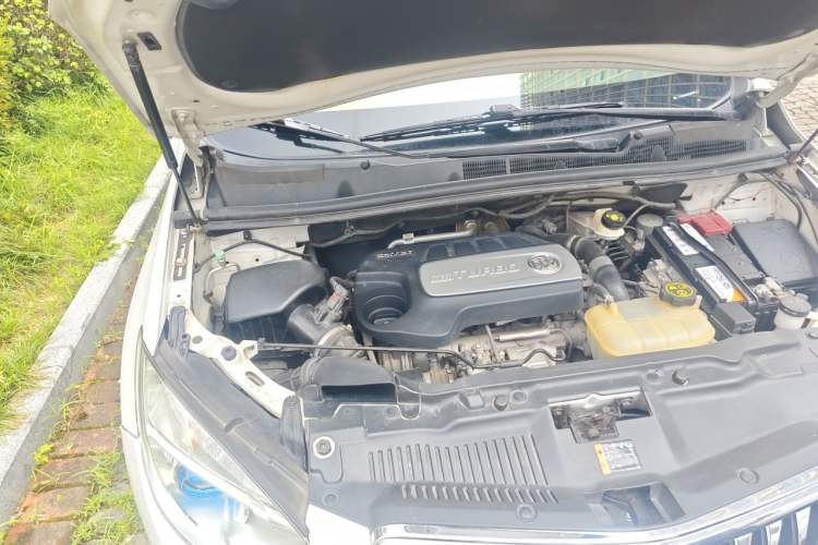 Used Buick Encore 2015 1.4T Automatic Two-Wheel Drive Urban Leading Model Engine Bay Right