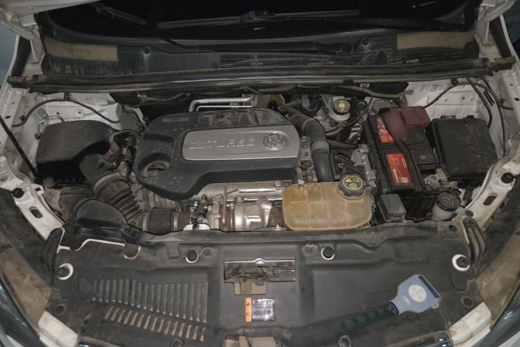 Used Buick Encore 2015 1.4T Automatic Two-Wheel Drive Urban Elite Version Engine Bay