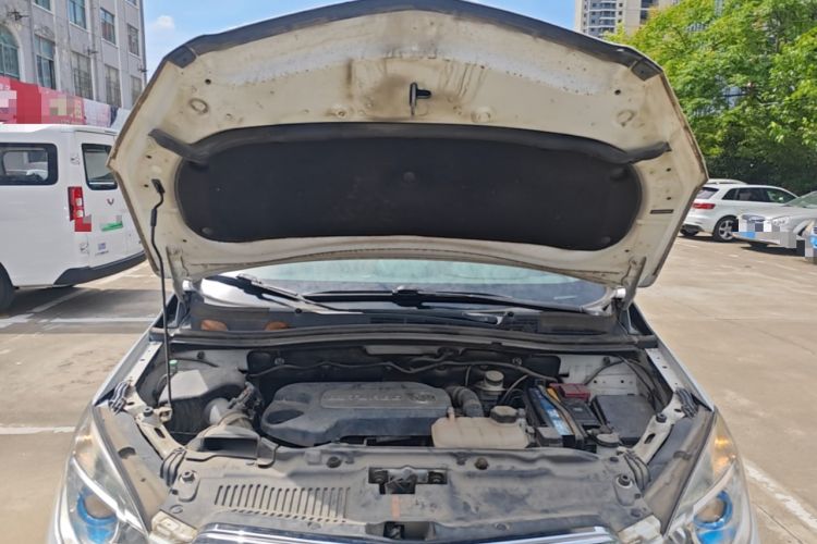 Used Buick Encore 2015 1.4T Manual Two-Wheel Drive Urban Advanced Model Engine Bay