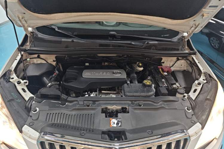 Used Buick Encore 2015 1.4T Automatic Two-Wheel Drive Urban Elite Version Engine Bay