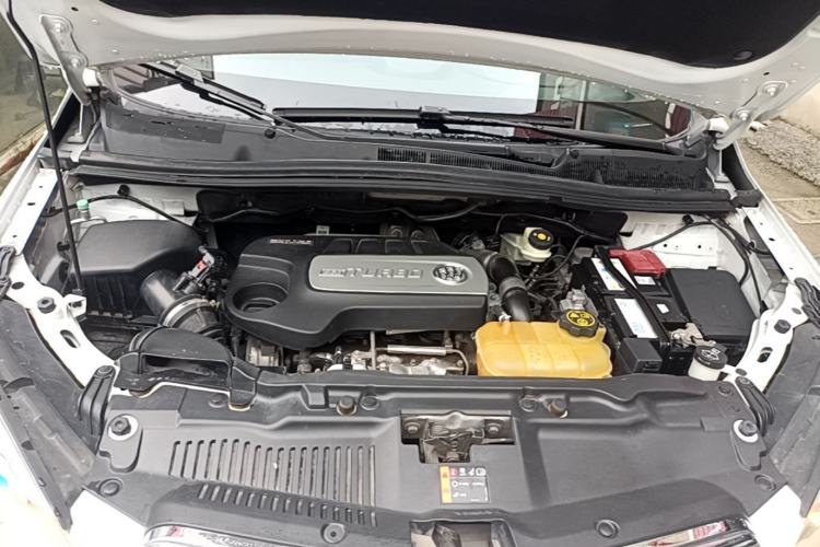 Used Buick Encore 2015 1.4T Automatic Two-Wheel Drive Urban Elite Version Engine Bay