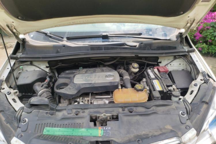 Used Buick Encore 2015 1.4T Automatic Two-Wheel Drive Urban Elite Version Engine Bay