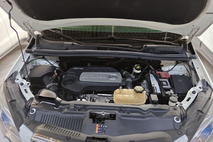 Used Buick Encore 2015 1.4T Automatic Two-Wheel Drive Urban Elite Version Engine Bay