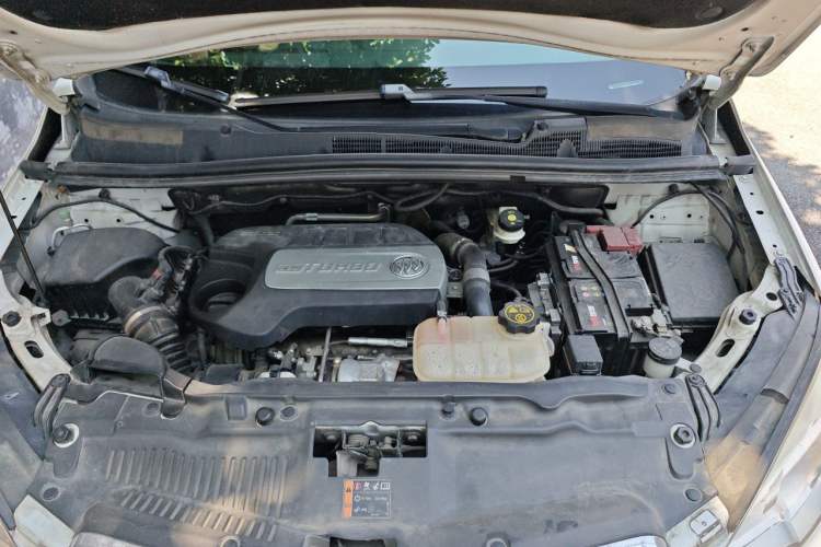 Used Buick Encore 2015 1.4T Automatic Two-Wheel Drive Urban Elite Version Engine Bay