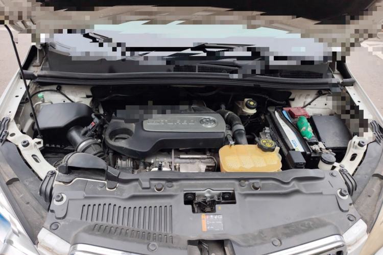 Used Buick Encore 2015 1.4T Automatic Two-Wheel Drive Urban Elite Version Engine Bay