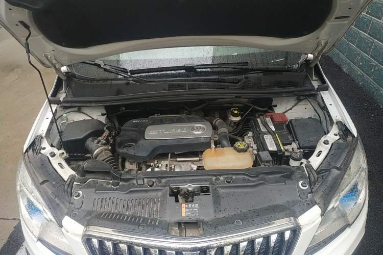 Used Buick Encore 2015 1.4T Automatic Two-Wheel Drive Urban Elite Version Engine Bay