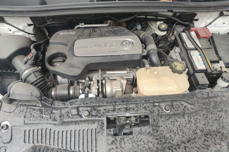 Used Buick Encore 2015 1.4T Manual Two-Wheel Drive Urban Advanced Model Engine Bay