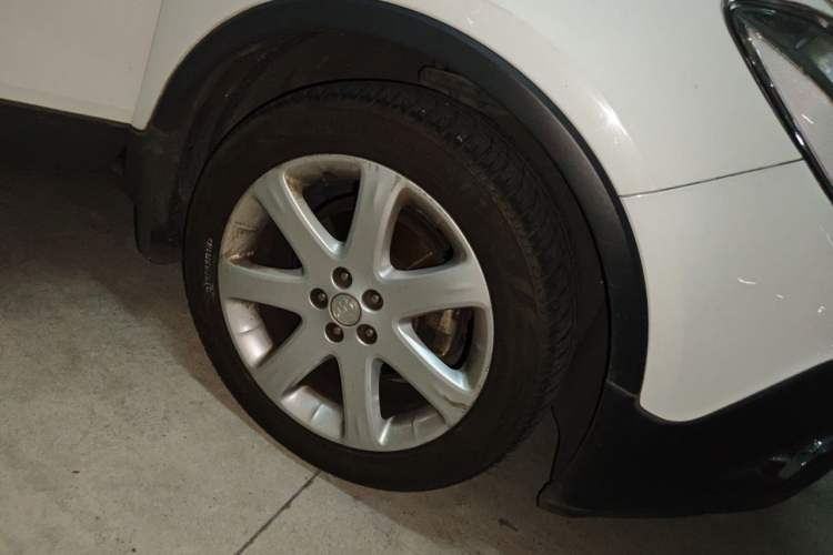 Used Buick Encore 2015 1.4T Automatic Two-Wheel Drive Urban Leading Model Exterior 1