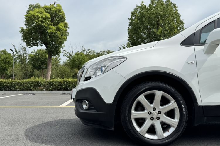 Used Buick Encore 2015 1.4T Automatic Two-Wheel Drive Urban Elite Version Exterior 10