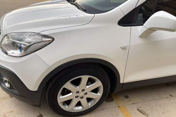 Used Buick Encore 2015 1.4T Automatic Two-Wheel Drive Urban Elite Version Exterior 2