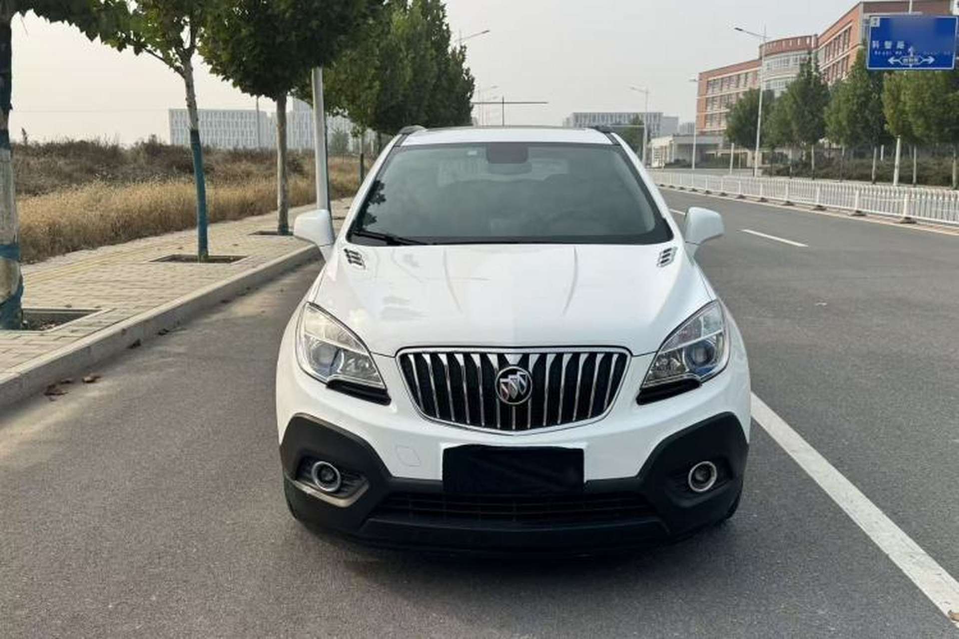 Used Buick Encore 2015 1.4T Automatic Two-Wheel Drive Urban Elite Version Exterior 3