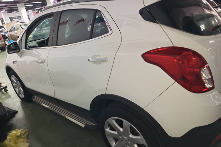 Used Buick Encore 2015 1.4T Automatic All-Wheel-Drive Flagship Model Exterior 3