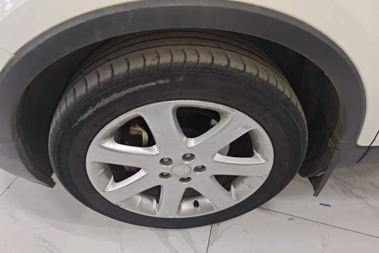 Used Buick Encore 2015 1.4T Automatic Two-Wheel Drive Urban Leading Model Exterior 4