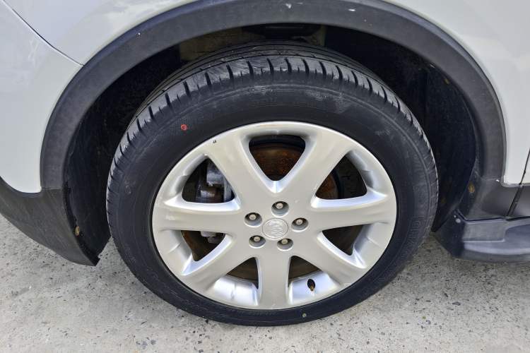 Used Buick Encore 2015 1.4T Automatic Two-Wheel Drive Urban Elite Version Exterior 4