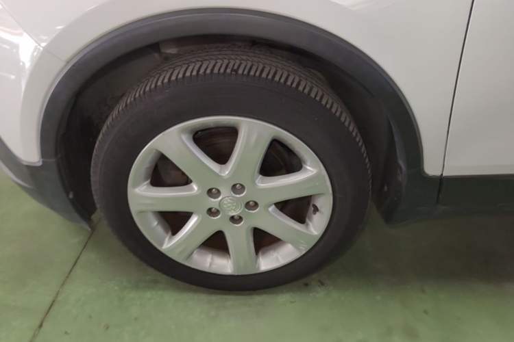 Used Buick Encore 2015 1.4T Automatic Two-Wheel Drive Urban Elite Version Exterior 4