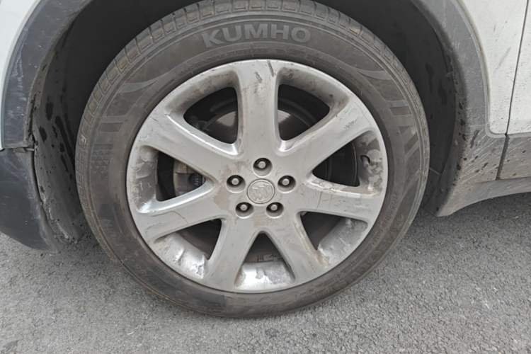 Used Buick Encore 2015 1.4T Automatic Two-Wheel Drive Urban Elite Version Exterior 4