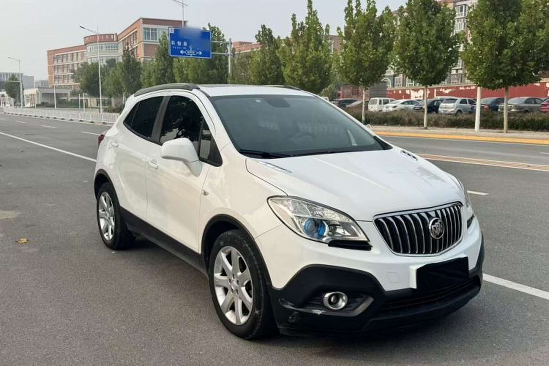 Used Buick Encore 2015 1.4T Automatic Two-Wheel Drive Urban Elite Version Exterior 4