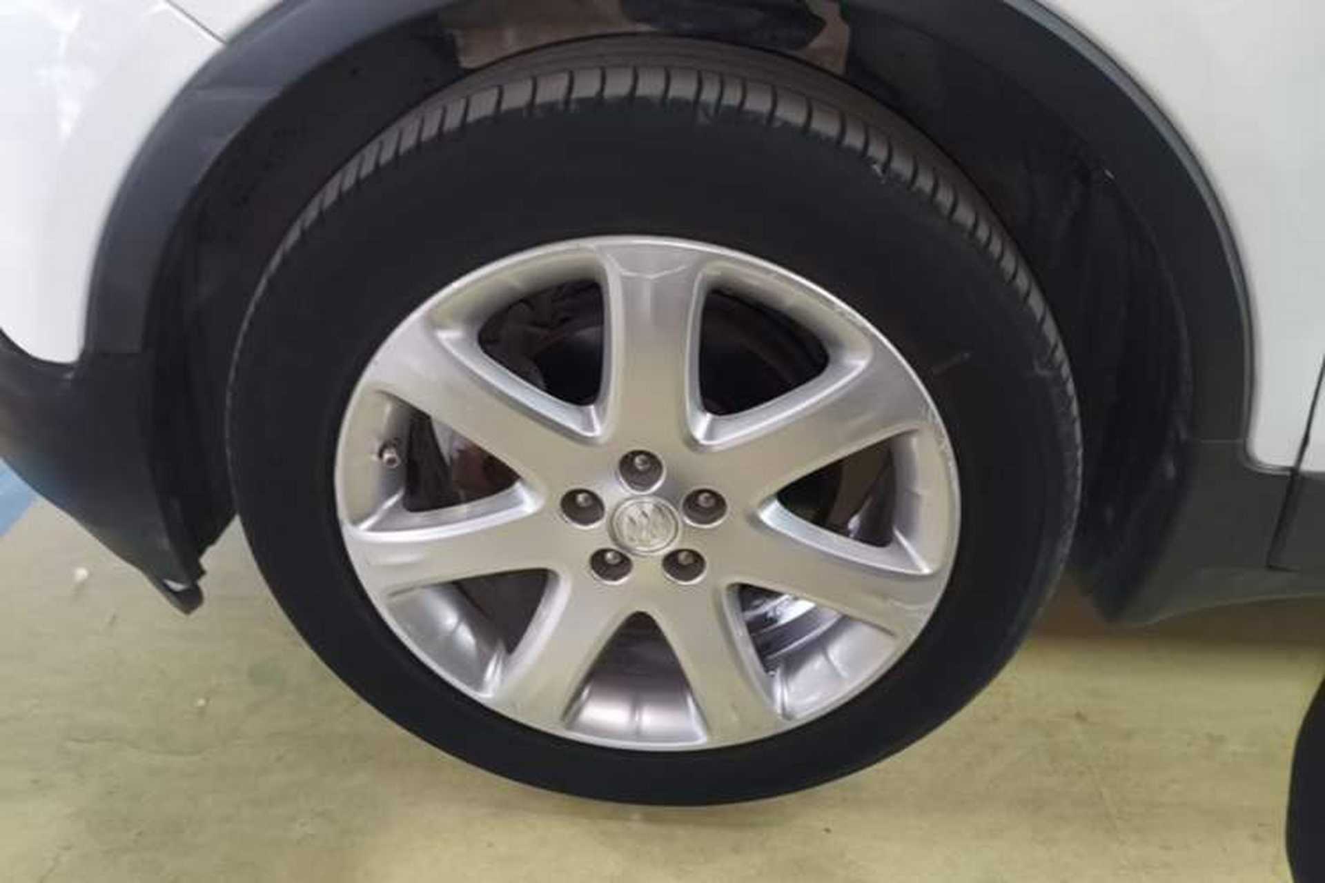 Used Buick Encore 2015 1.4T Automatic Two-Wheel Drive Urban Elite Version Exterior 4