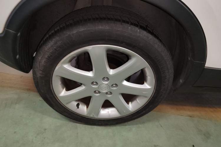 Used Buick Encore 2015 1.4T Automatic Two-Wheel Drive Urban Elite Version Exterior 5