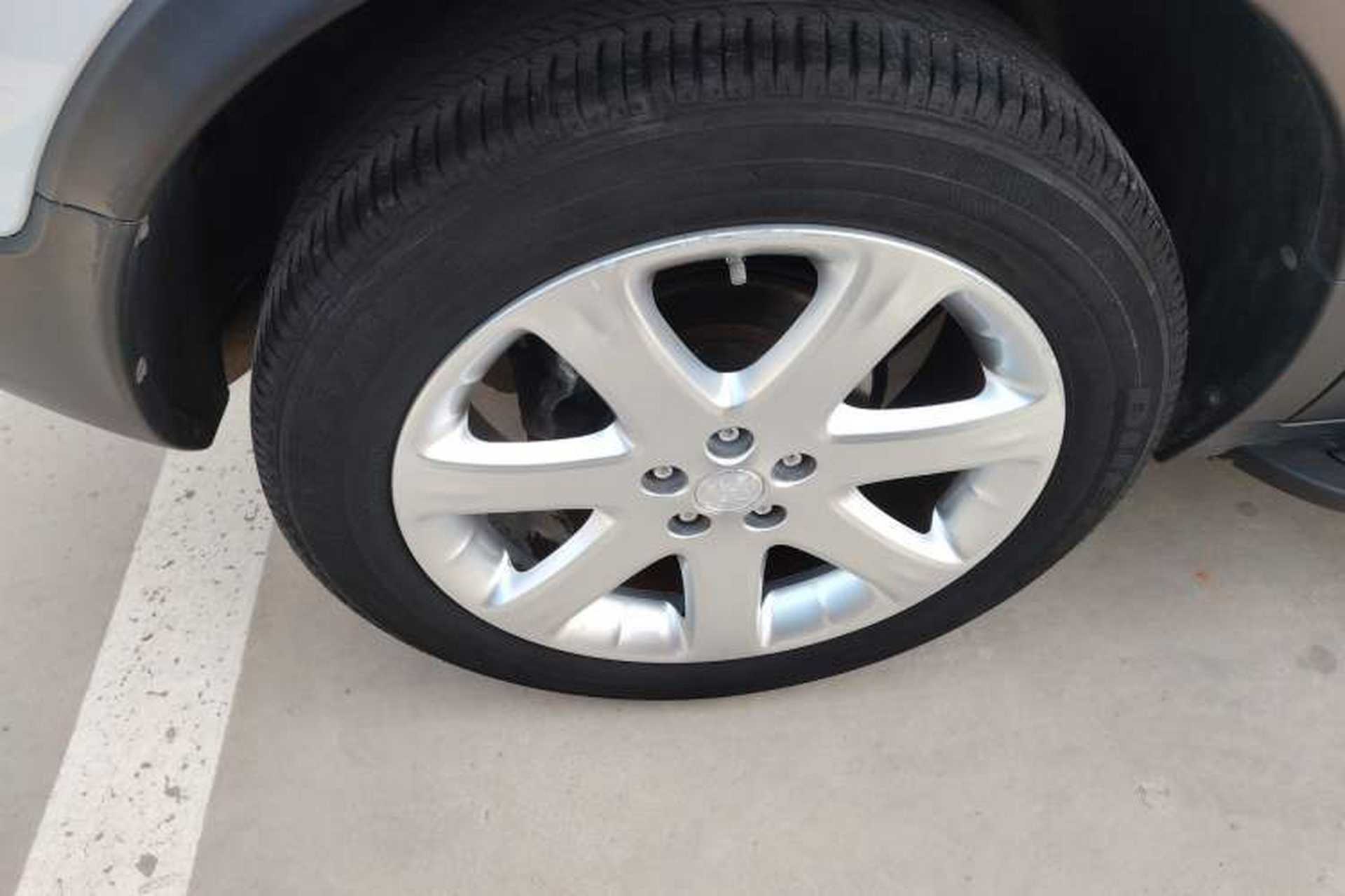 Used Buick Encore 2015 1.4T Automatic Two-Wheel Drive Urban Leading Model Exterior 5
