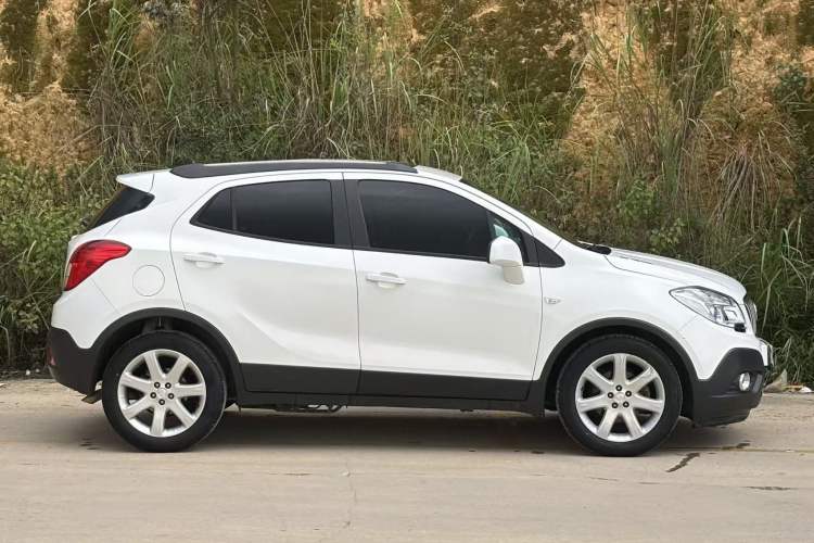 Used Buick Encore 2015 1.4T Automatic Two-Wheel Drive Urban Elite Version Exterior 5