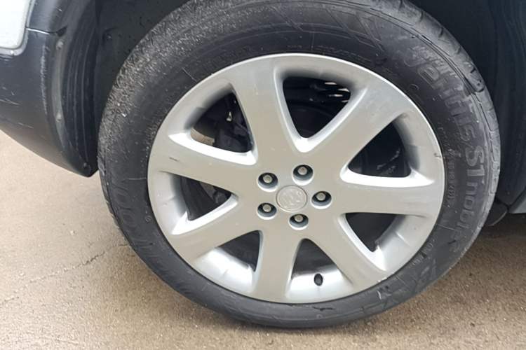 Used Buick Encore 2015 1.4T Automatic Two-Wheel Drive Urban Elite Version Exterior 5