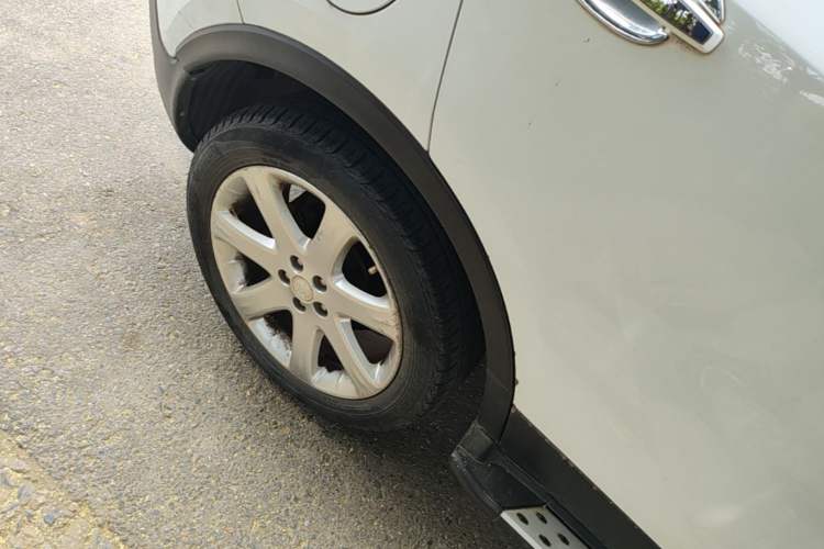 Used Buick Encore 2015 1.4T Automatic Two-Wheel Drive Urban Leading Model Exterior 5